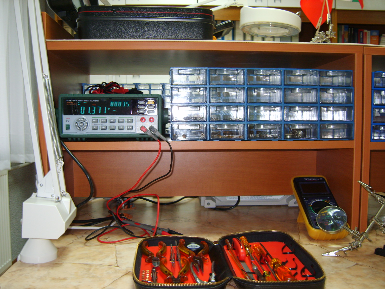 Електронни компоненти